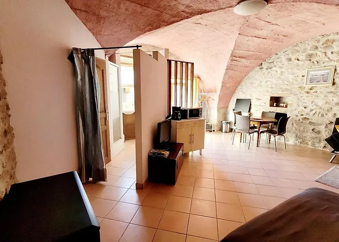 Joli Dans Cuvage D'une Maison Vigneronne *